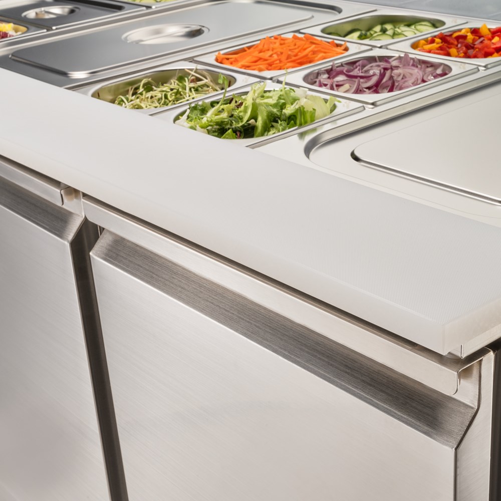 Saladette mit Glasaufsatz, 3-türig, GN 1/1, Aufnahme 16x GN1/4, 1365x700x1345 mm (BxTxH)