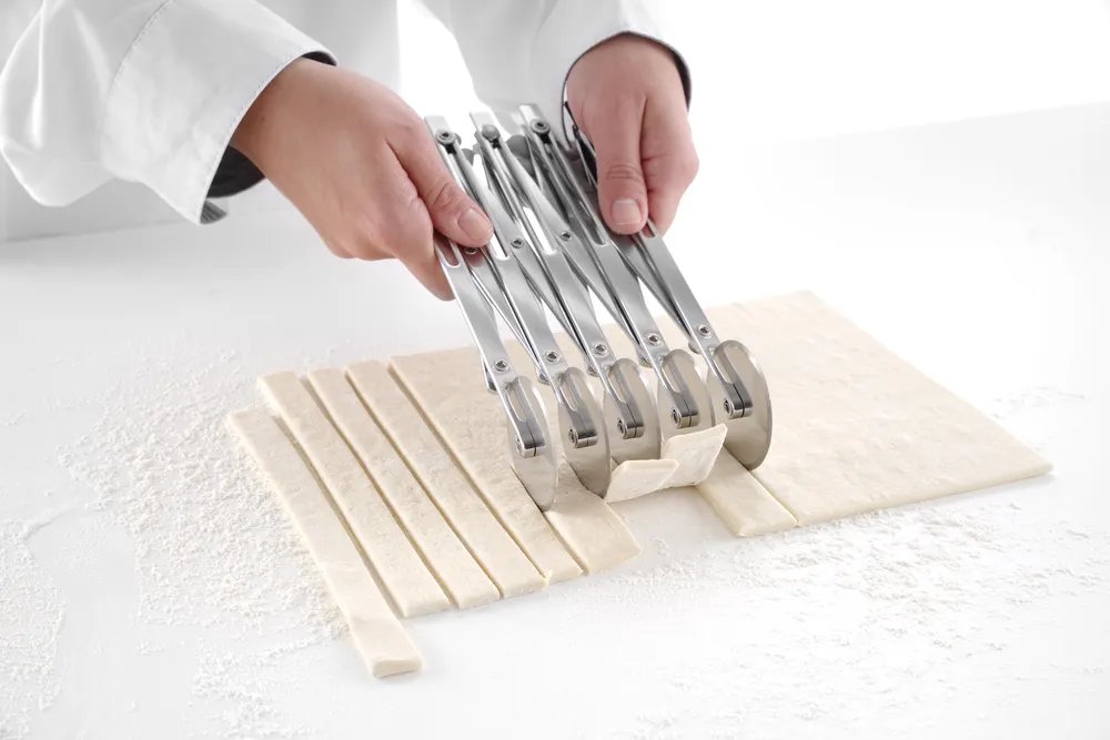 Teigschneider 5 Räder, 222x56x(H)55mm Teigschneider 5 Räder, 222x56x(H)55mm