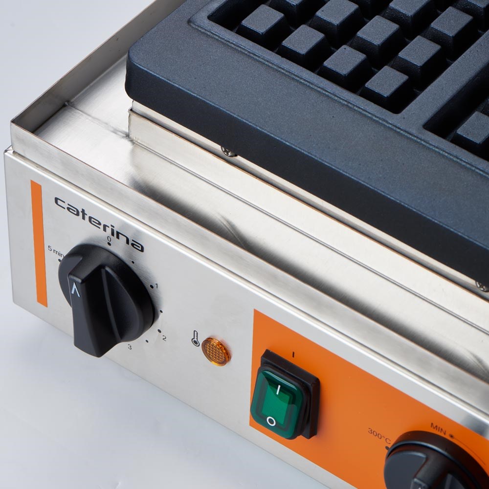 Waffeleisen CATERINA, antihaftbeschichtete Platte, 320x380x240 mm, 1,5 kW 230 V Waffeleisen CATERINA, antihaftbeschichtete Platte, 320x380x240 mm, 1,5 kW 230 V