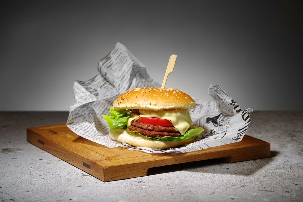 Servierbrett aus Eichenholz, HENDI, 270x270x(H)20mm Servierbrett aus Eichenholz, 370x270x(H)20mm