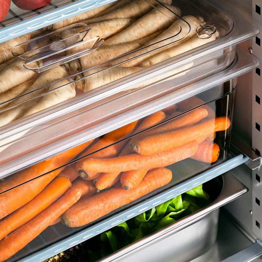 Edelstahl-Kühlschrank, GN 2/1, 680x810x2010 mm (BxTxH), 0,17 kW