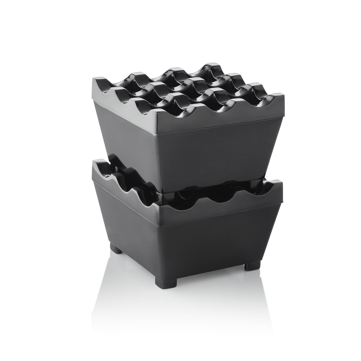 Windaschenbecher, 7,5 x 7,5 x 4,5 cm, schwarz verchromt, Zinkguss Windaschenbecher, 7,5 x 7,5 x 4,5 cm, schwarz verchromt, Zinkguss