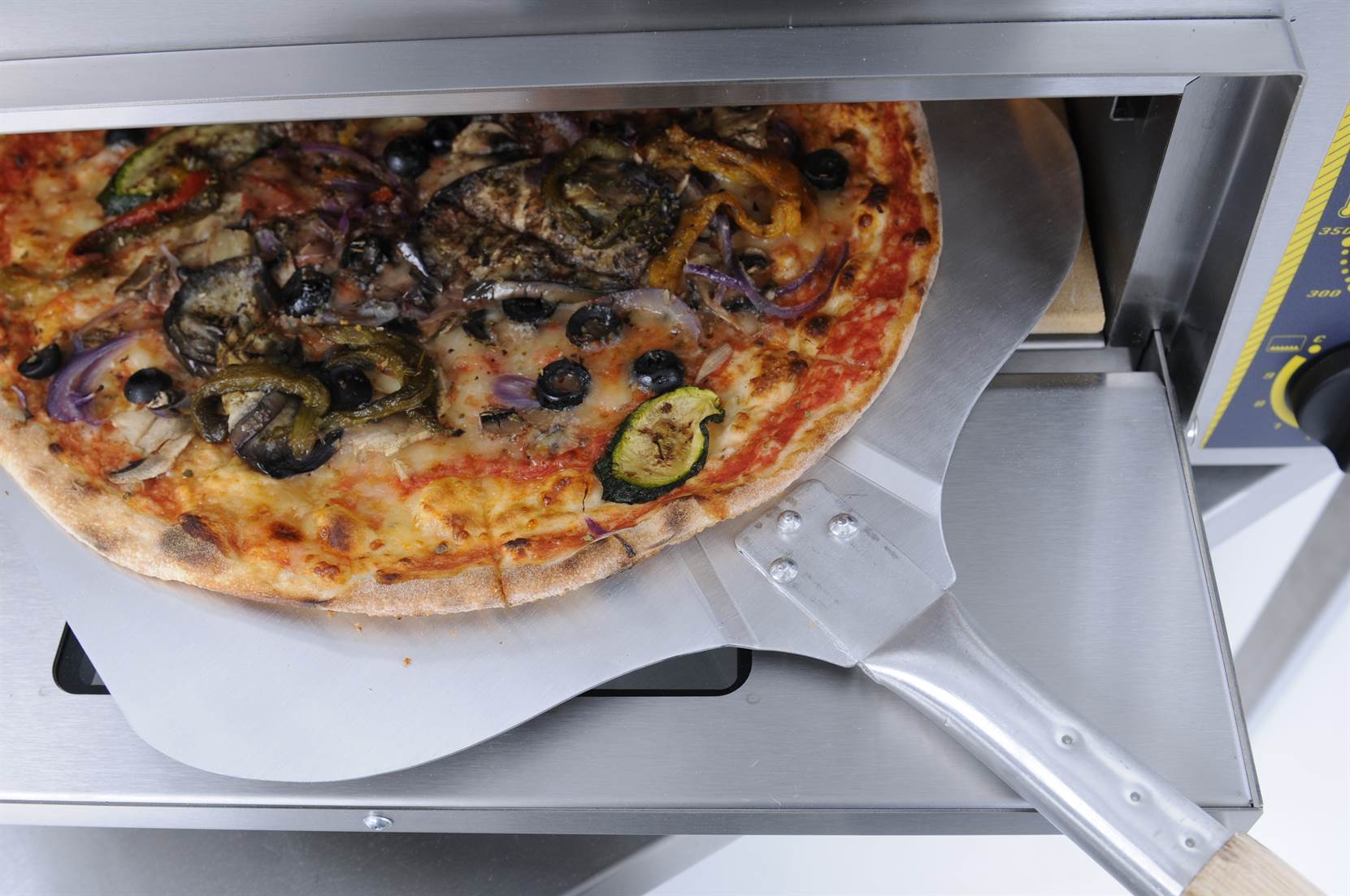 Pizzaschaufel mit kurzem Holzgriff