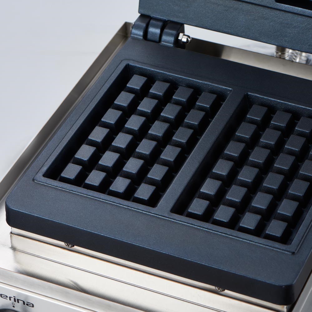 Waffeleisen CATERINA, antihaftbeschichtete Platte, 320x380x240 mm, 1,5 kW 230 V Waffeleisen CATERINA, antihaftbeschichtete Platte, 320x380x240 mm, 1,5 kW 230 V