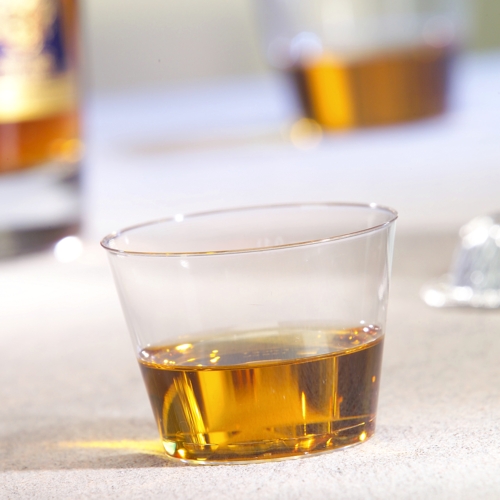 15 Trinkbecher, PS 0,1 l Ø 6,8 cm · 5,4 cm glasklar 10800 Trinkbecher, PS 0,1 l Ø 6,8 cm · 5,4 cm glasklar