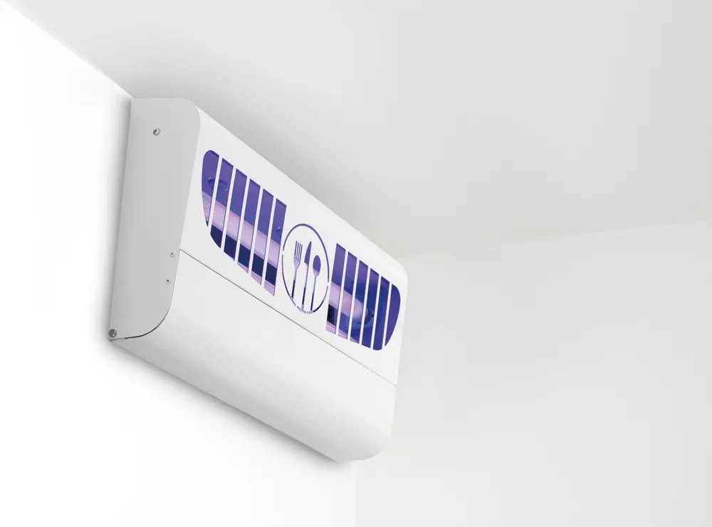 Insektenvernichter mit Klebeplatten 100 m², 230V/30W, 544x285x(H)92mm