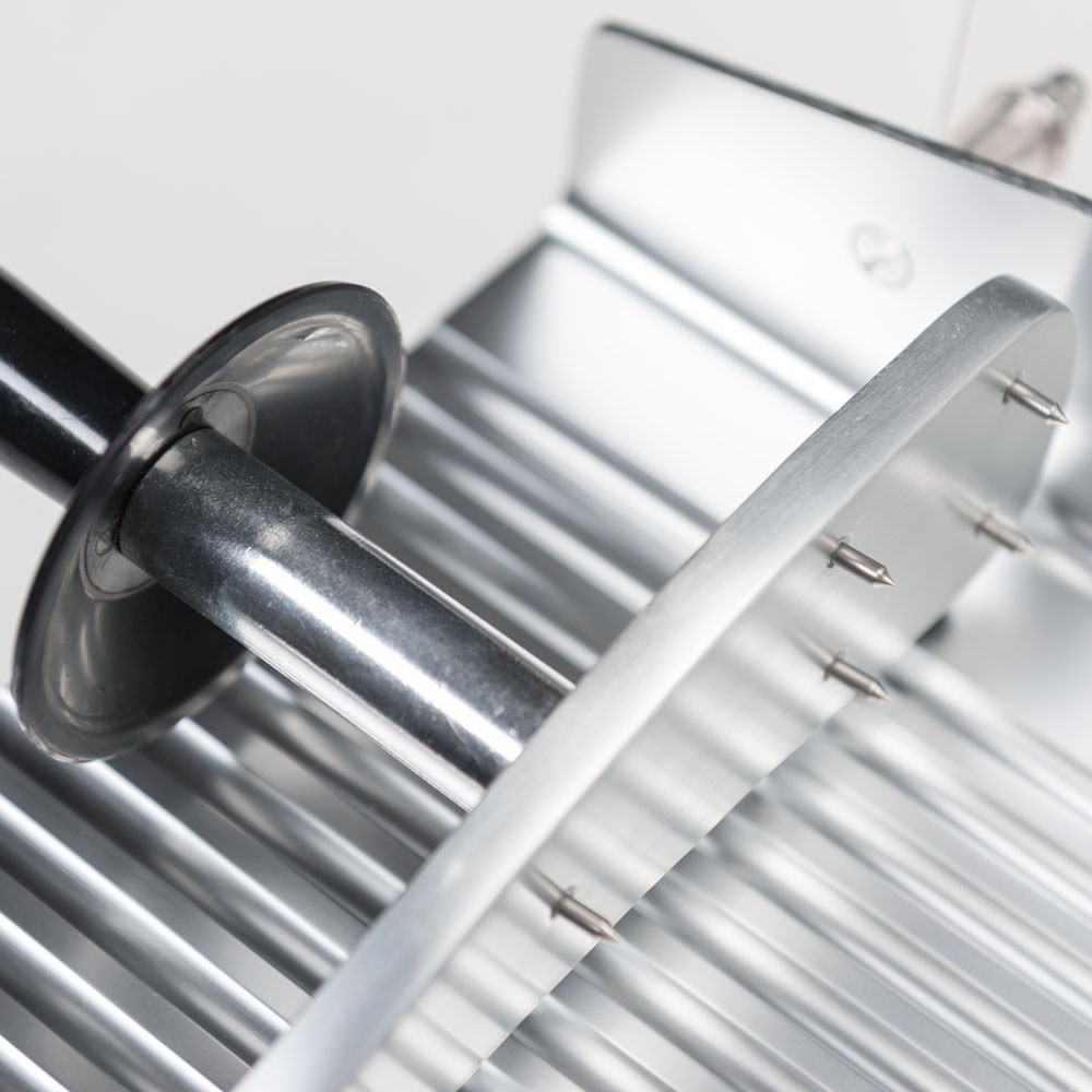 Aufschnittmaschine, Gehäuse aus eloxiertem Aluminium, Messer 250 mm Ø Aufschnittmaschine, Gehäuse aus eloxiertem Aluminium, Messer 250 mm Ø