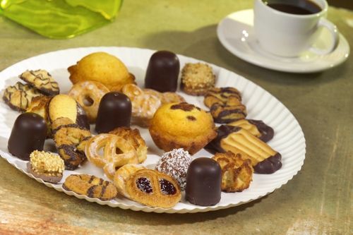 100 Teller, Pappe "pure" rund Ø 34 cm · 3 cm weiss 4800 Teller, Pappe "pure" rund Ø 34 cm · 3 cm weiss