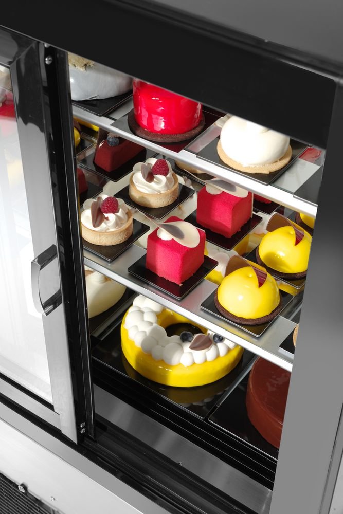 Kühlvitrine mit 2 Regalen, Arktic, 300L, 230V/480W, 994x677x(H)1230mm Kühlvitrine mit 2 Regalen, Arktic, 300L, 230V/480W, 994x677x(H)1230mm