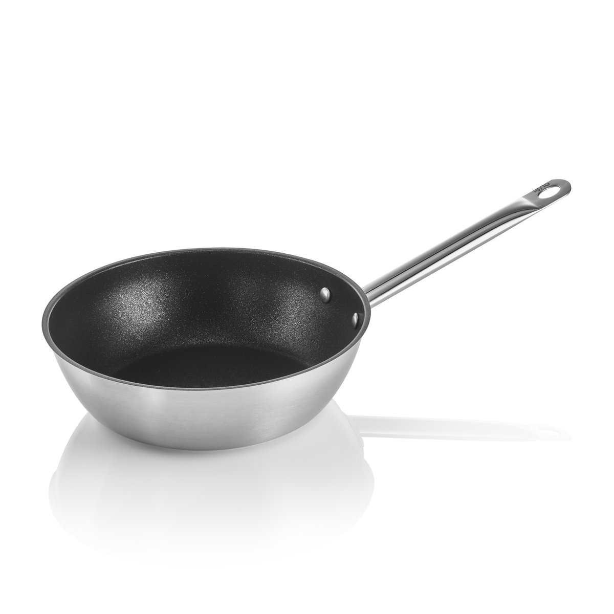 Sauteuse 2,2 L, Ø 24 cm Sauteuse 2,2 L, Ø 24 cm