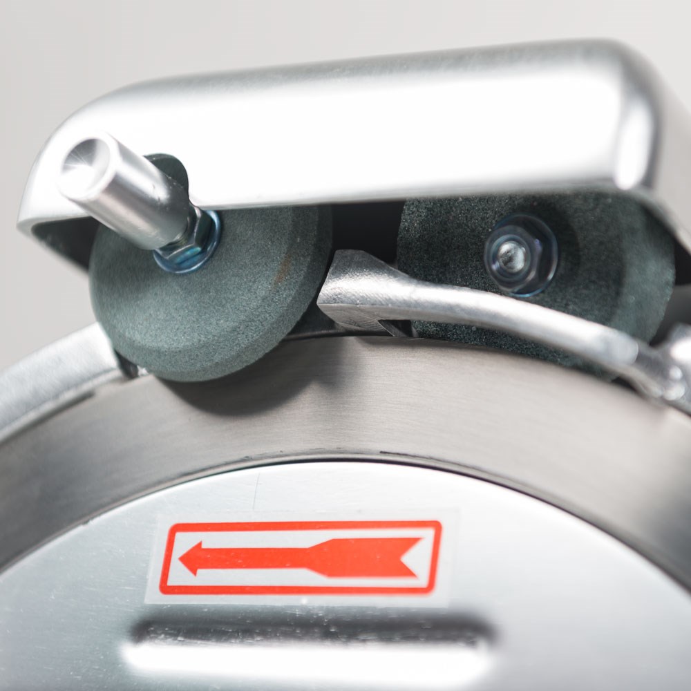 Aufschnittmaschine, Gehäuse aus eloxiertem Aluminium, Messer 250 mm Ø