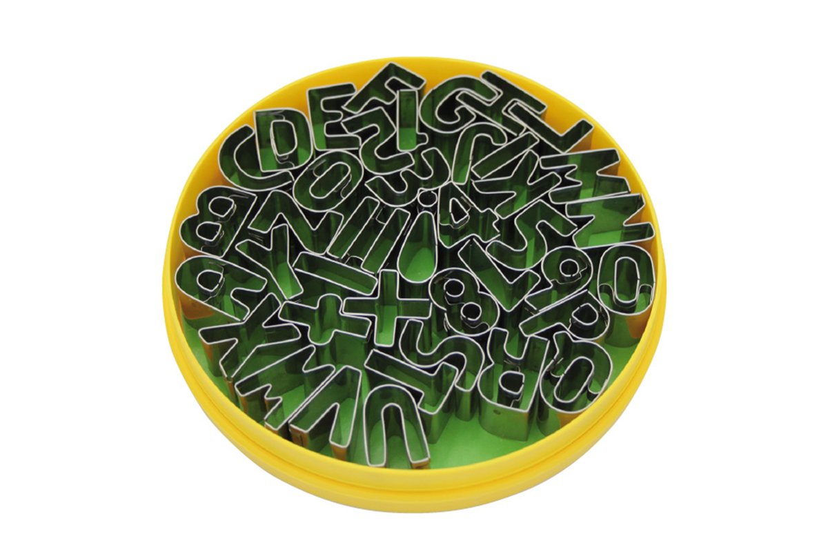 Dekor Ausstecher im Satz "Buchstaben und Zahlen " Dekor Ausstecher im Satz "Buchstaben und Zahlen "