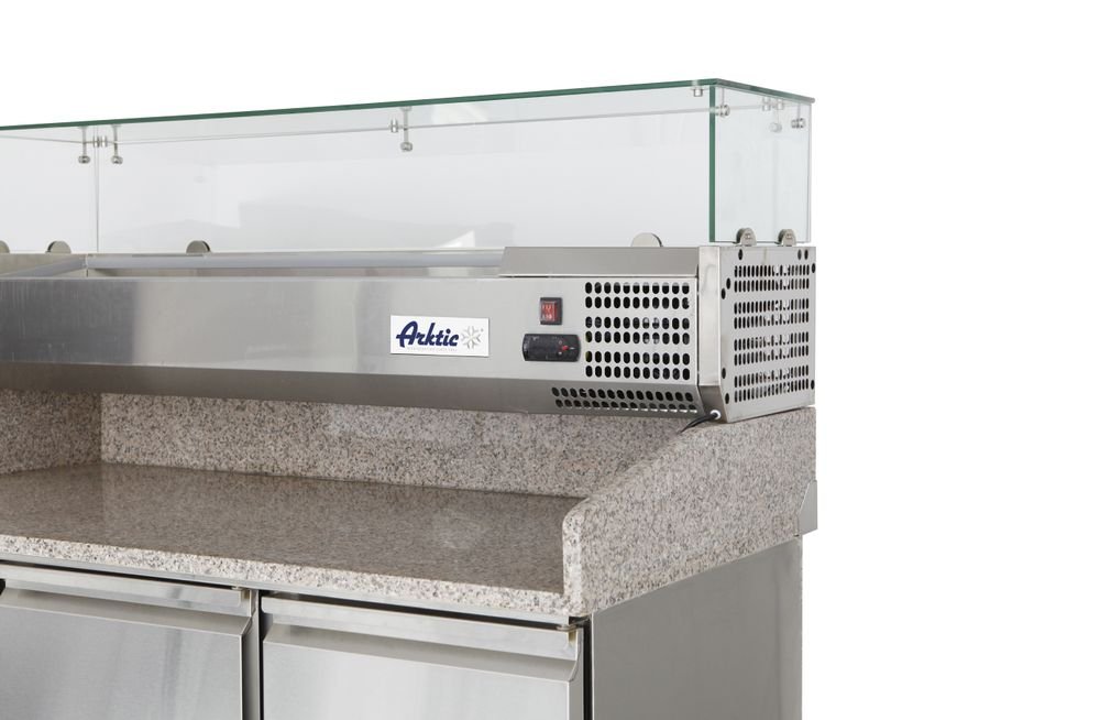 Pizzatisch, dreitürig mit Aufsatzkühlvitrine 380+40L, Arktic, 254L, 230V/400W, 1400x700x(H)1491mm Pizzatisch, dreitürig mit Aufsatzkühlvitrine 380+40L, Arktic, 254L, 230V/400W, 1400x700x(H)1491mm