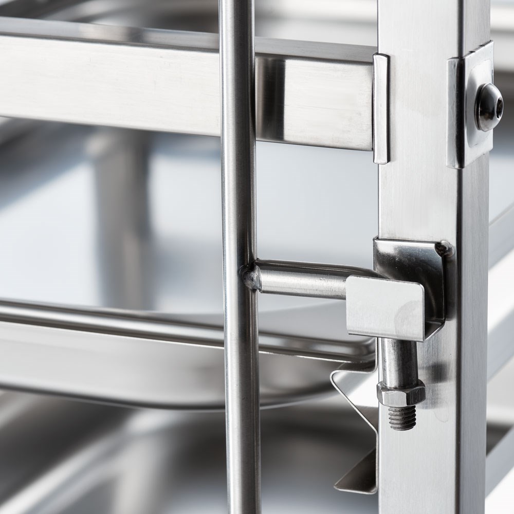 Tablettwagen aus Edelstahl, passend für 14 x GN 1/1, 380 x 550 x 1735 mm (BxTxH) Tablettwagen aus Edelstahl, passend für 14 x GN 1/1, 380 x 550 x 1735 mm (BxTxH)