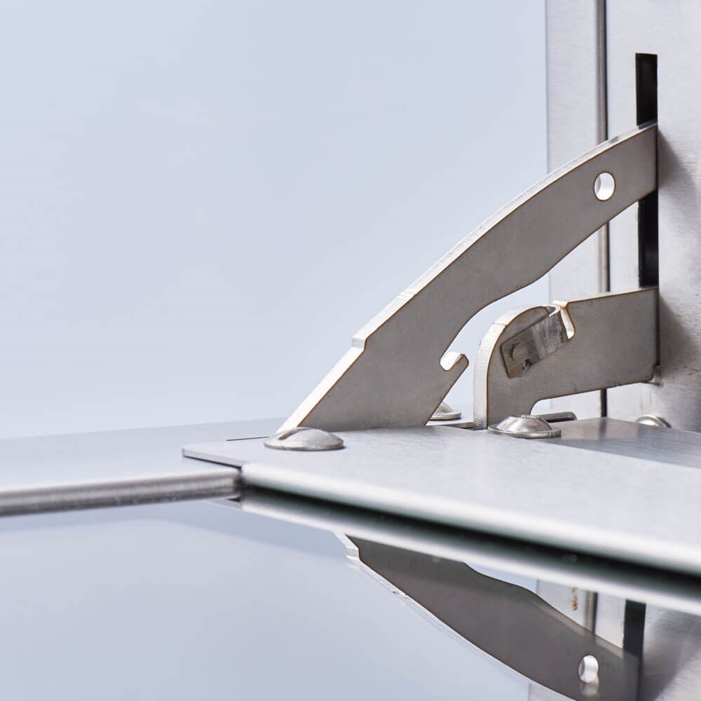 Gasherd mit 4 Brennern (3,5x2x5+7) und Elektro-Umluft-Backofen 600x400 mm / GN1/1, Serie 700 ND Edelstahl Gasherd mit 6 Brennern (3,5+2x5+2x7+9), Gas-Backofen GN2/1 und Unterschrank, Serie 700 ND