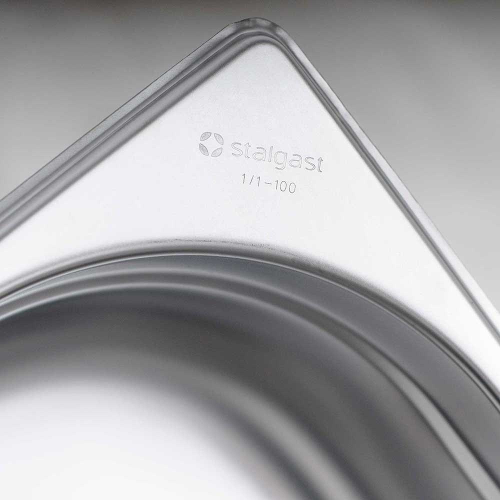 Gastronormbehälter Serie STANDARD, GN 2/4 (40mm) GN Behälter Serie STANDARD, GN 2/4 (40mm)