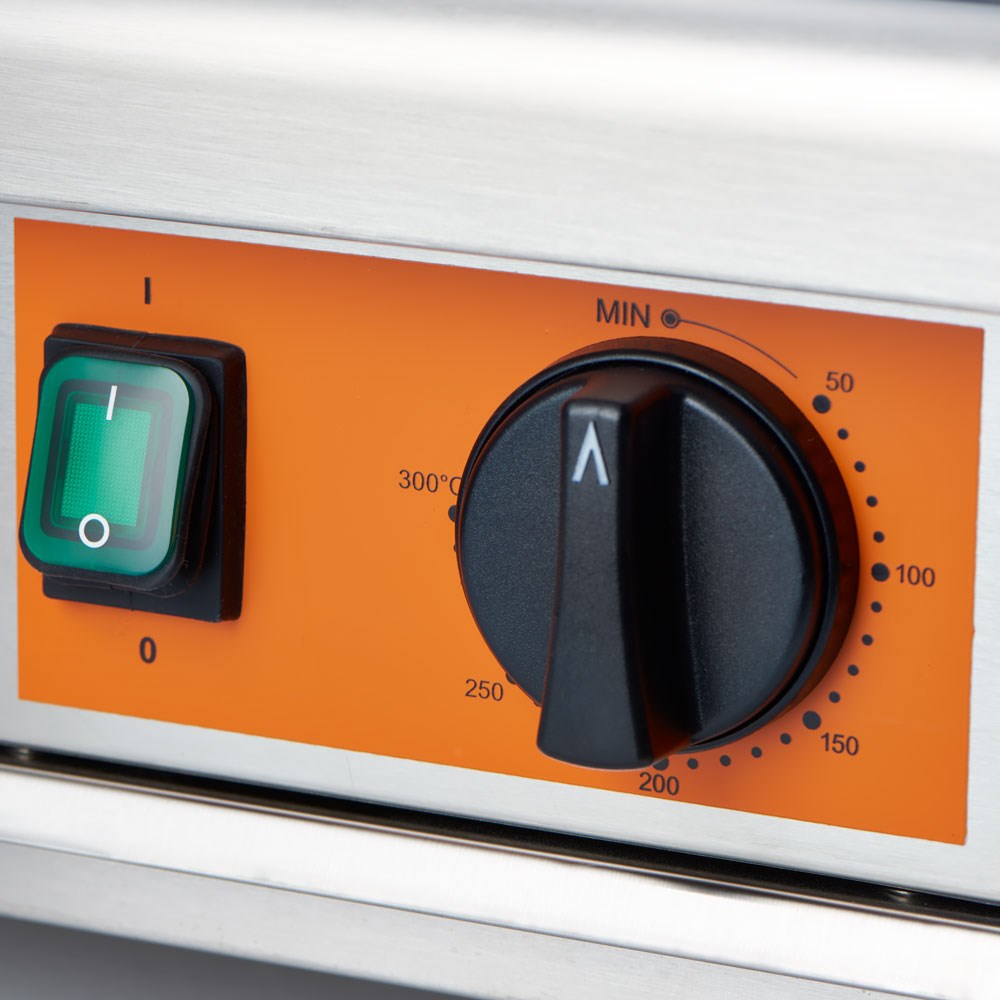 Crêpe-Gerät mit Ø 400 mm Platte, 450x470x220 mm (BxTxH), 3 kW 230 V Crêpe-Gerät mit Ø 400 mm Platte, 450x470x220 mm (BxTxH), 3 kW 230 V