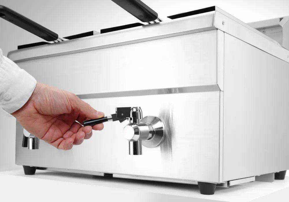 Induktionsfritteuse - mit Ablasshahn 2x8 l, Profi Line, 16L, 230V/7000W, 577x609x(H)410mm Induktionsfritteuse - mit Ablasshahn 2x8 l, Profi Line, 16L, 230V/7000W, 577x609x(H)410mm