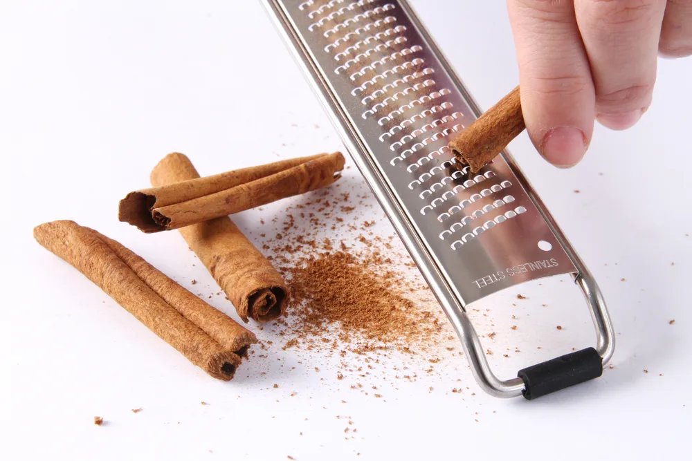 Zester, fein, Schwarz, 36x395mm Zester, fein, Schwarz, 36x395mm