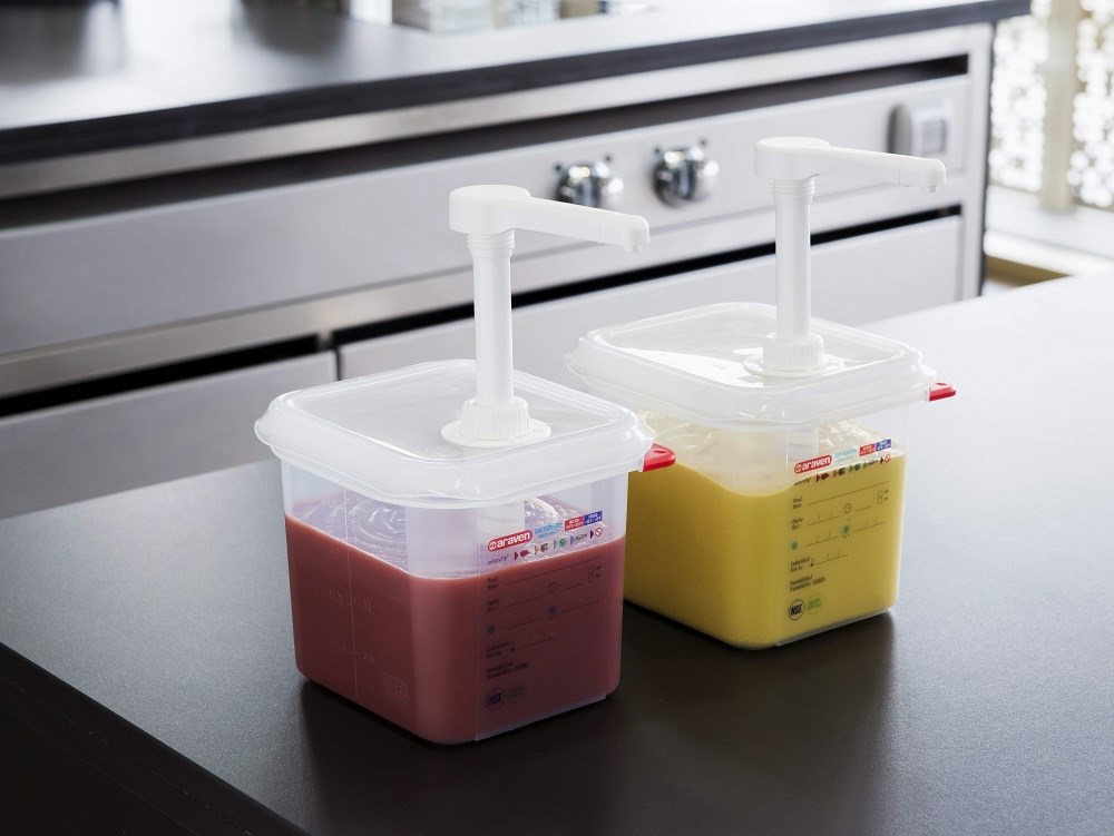 Pumpspender GN 1/6 aus Polypropylen, Inhalt 2,6 L Pumpspender GN 1/6 aus Polypropylen, Inhalt 2,6 L