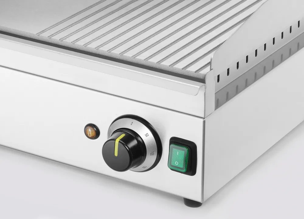 Grillplatte 1/3 gerillt, Kitchen Line, 220-240V/3500W, 697x474x(H)241mm Grillplatte 1/3 gerillt, Kitchen Line, 220-240V/3500W, 697x474x(H)241mm