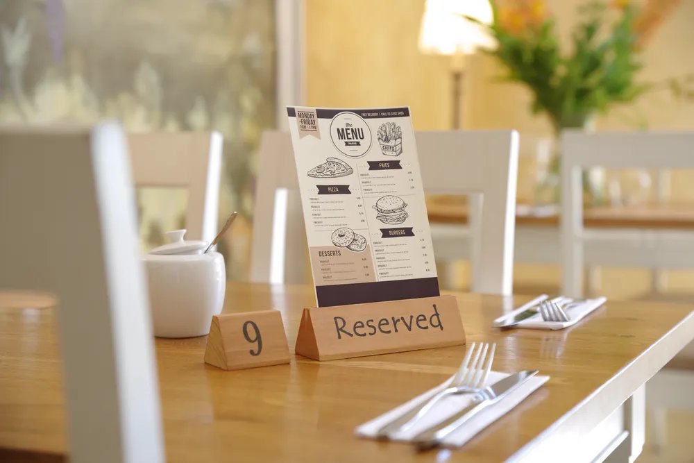 Tischschild Reserviert, reserved, 152x44x(H)44mm Tischschild Reserviert, reserved, 152x44x(H)44mm