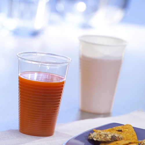 2500 Trinkbecher, PP 0,3 l Ø 7,8 cm · 11,3 cm transparent 37500 Trinkbecher, PP 0,3 l Ø 7,8 cm · 11,3 cm transparent