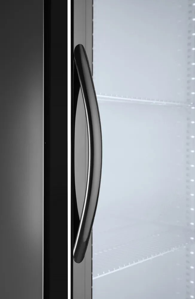 Kühlschrank hinten mit einer Tür, Arktic, 243L, Schwarz, 220-240V/195W, 600x530x(H)1820mm Kühlschrank hinten mit einer Tür, Arktic, 243L, Schwarz, 220-240V/195W, 600x530x(H)1820mm