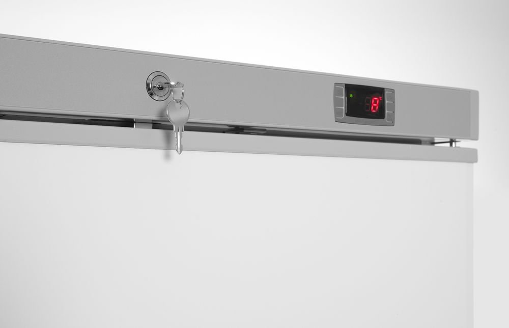 Gefrierschrank in weiß lackiertem Stahlgehäuse, Arktic, Budget Line, 220-240V/436W, 775x710x(H)1900mm Gefrierschrank in weiß lackiertem Stahlgehäuse, Arktic, Budget Line, 220-240V/436W, 775x710x(H)1900mm